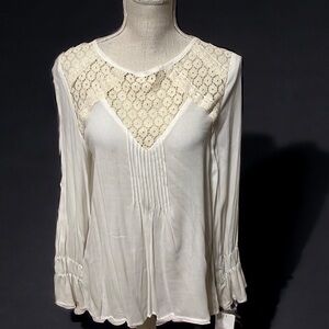 Live to be Spoiled blouse, off white. Size large